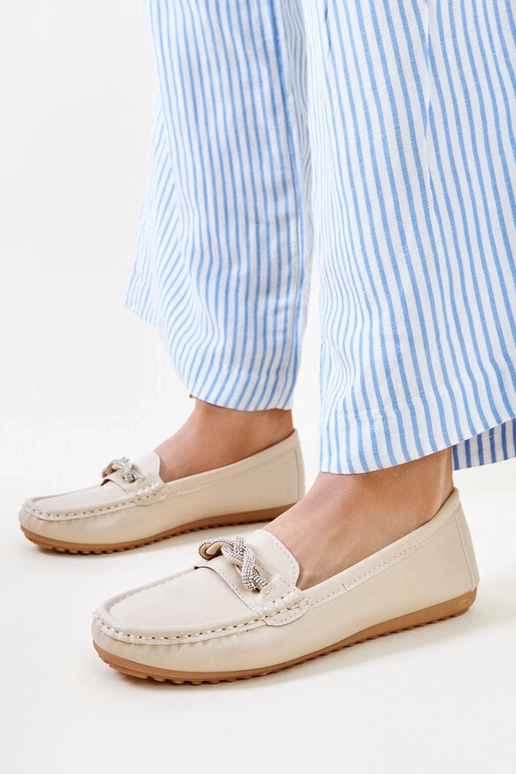 Beige Mokassins mit Zirkonen verziert... Beige Mokassins mit Zirkonen verziert...