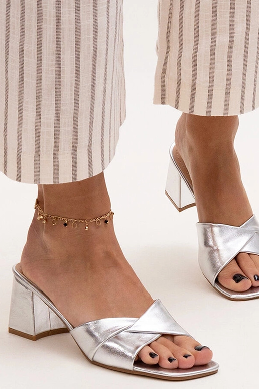 Fanan – Pantoletten mit silbernem Absatz