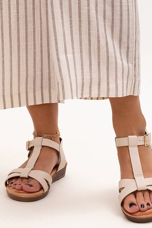 Beige Sandalen mit niedrigem...