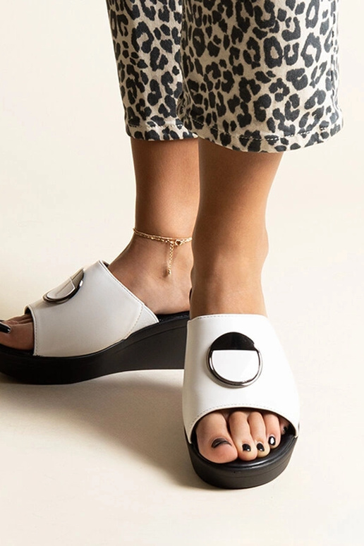 Weiße Keilsandalen mit Schnalle Keirenh