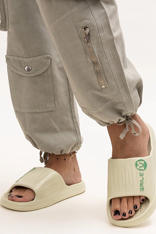 Flip-Flops aus grünem Labing-Schaum