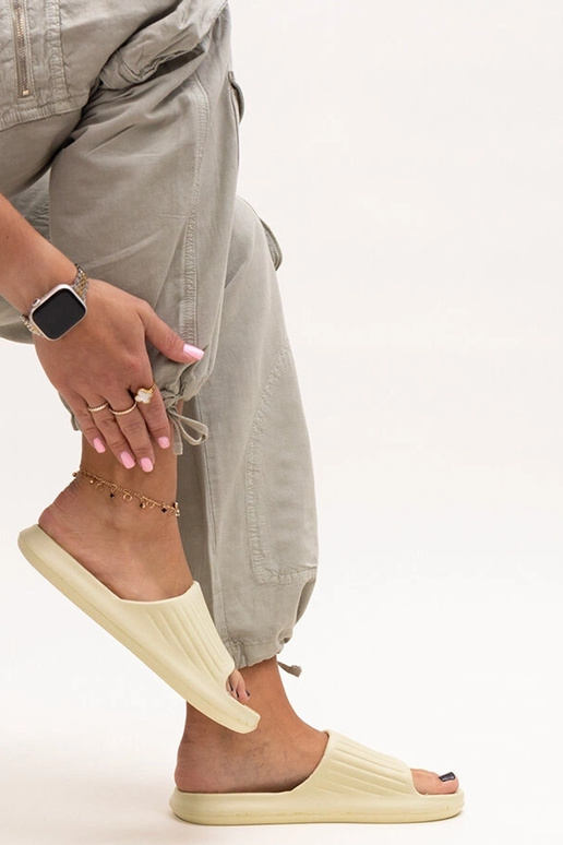 Flip-Flops aus Schaumstoff in Gilly-Grün