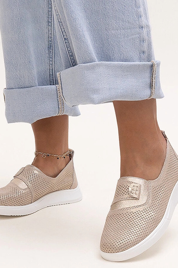 Ethels – Goldene Sneakers...