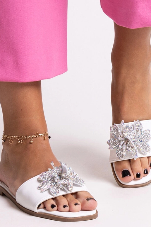 Weiße Flip-Flops mit Zirkonblume Vendula Weiße Flip-Flops mit Zirkonblume Vendula