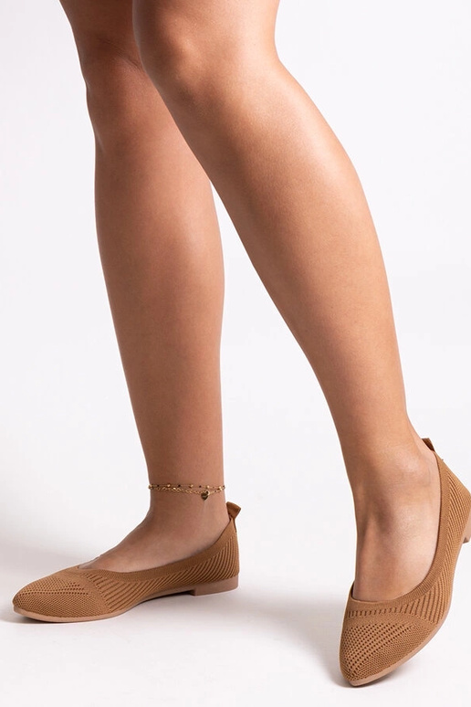 Karamellfarbene Ballerinas aus... Karamellfarbene Ballerinas aus...