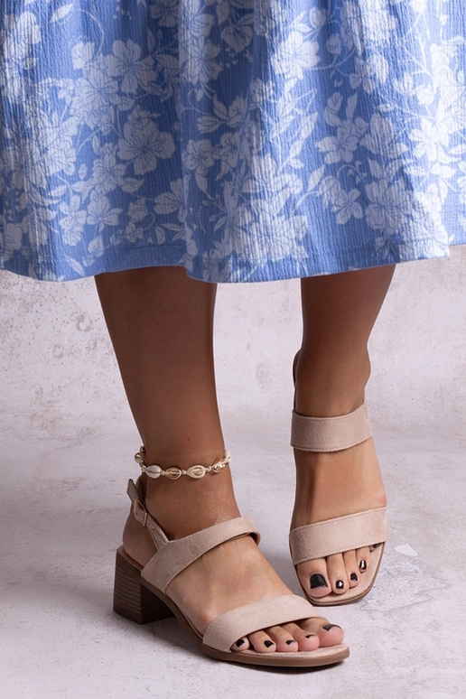 Beige Blockabsatzsandalen Yakota Beige Blockabsatzsandalen Yakota