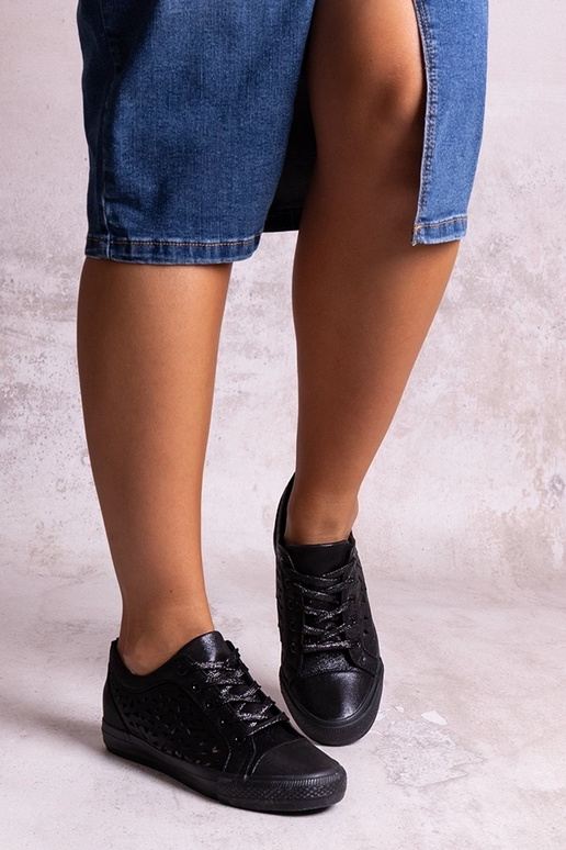 Schwarze Safune-Sneakers mit Lochmuster