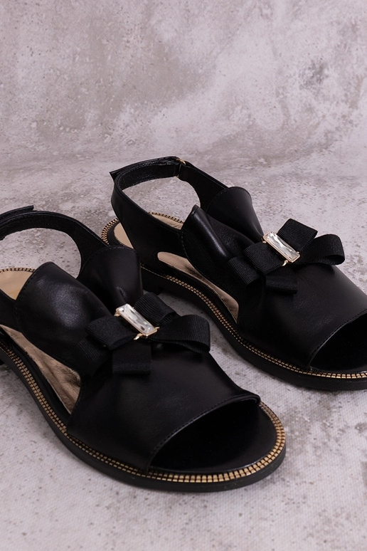 Schwarze Sandalen mit Schleife und...
