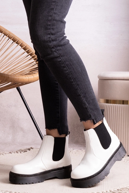 Weiße Plattformstiefeletten Lessaya