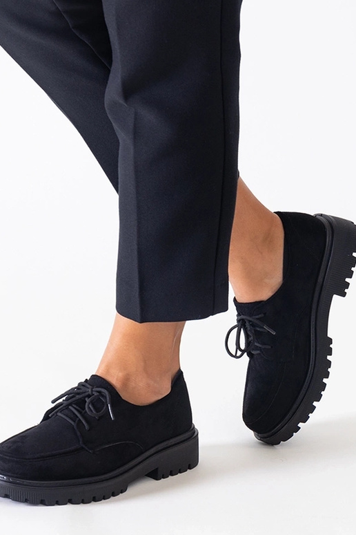 Schwarze Freizeitschuhe mit Schnürung...