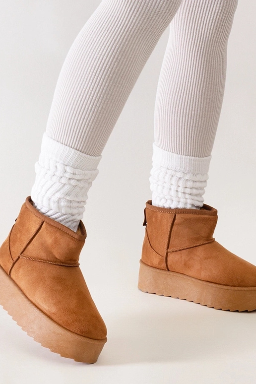 Braune lässige Schneestiefel auf...