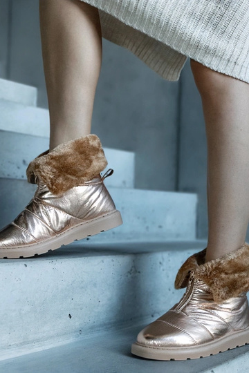 Goldene gefütterte...