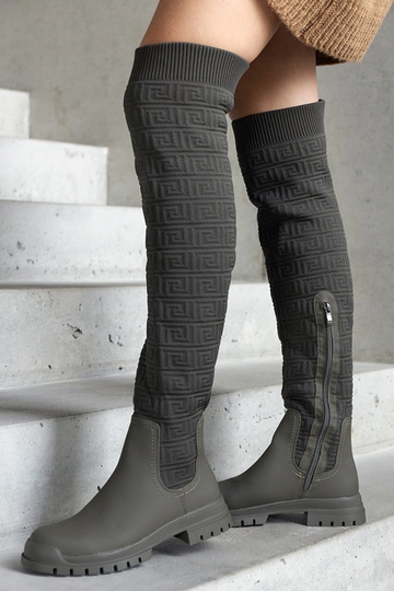 Grüne Stiefel aus mattem...