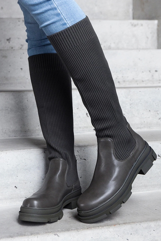 Grüne Schlupfstiefel mit elastischem... Grüne Schlupfstiefel mit elastischem...