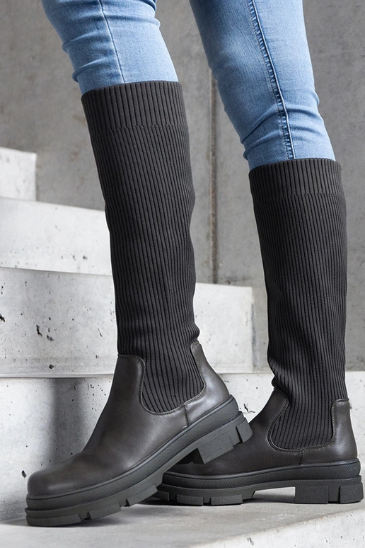 Grüne Schlupfstiefel mit elastischem... Grüne Schlupfstiefel mit elastischem...