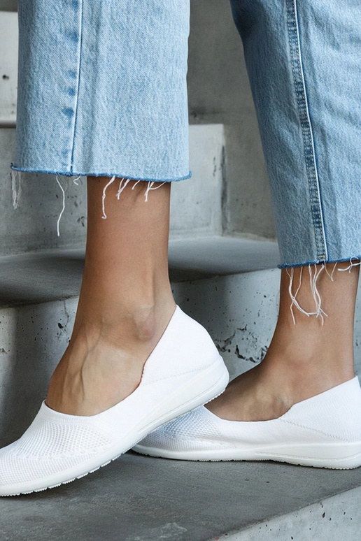 Weiße Ballerinas aus Stoff von... Weiße Ballerinas aus Stoff von...