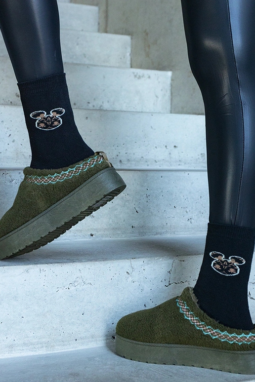 Grüne Low-Top-Plateau-Schneestiefel... Grüne Low-Top-Plateau-Schneestiefel...