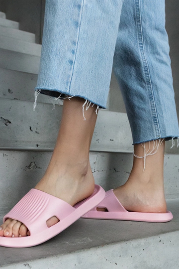 Hausschuhe aus Schaumstoff in Rosa von Timber 2