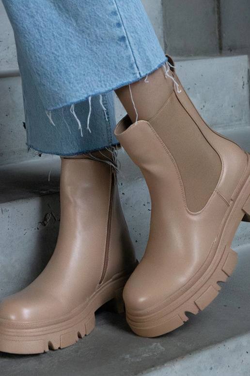 Beige warme Stiefeletten mit... Beige warme Stiefeletten mit...