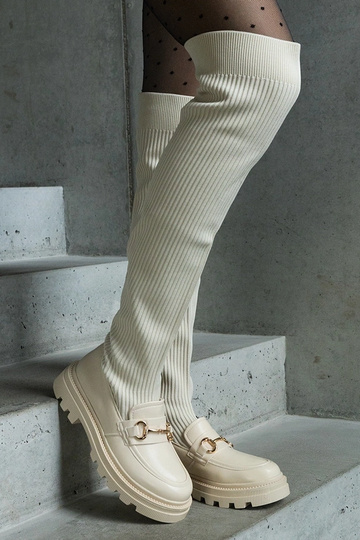 Hellbeige Stiefel mit elastischem Obermaterial und flachem Absatz Vrissa
