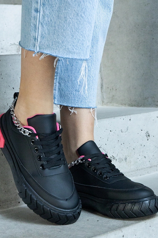 Schwarze Sneaker mit Kette Thilda Schwarze Sneaker mit Kette Thilda