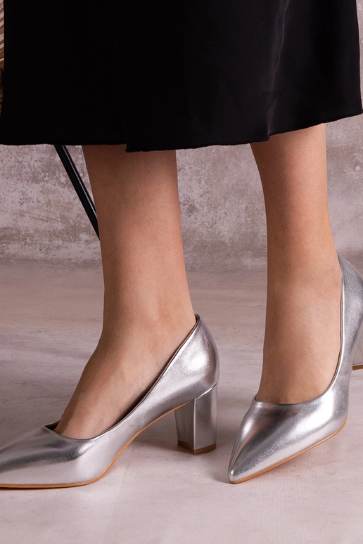 Silberne Pumps mit Blockabsatz Tunia