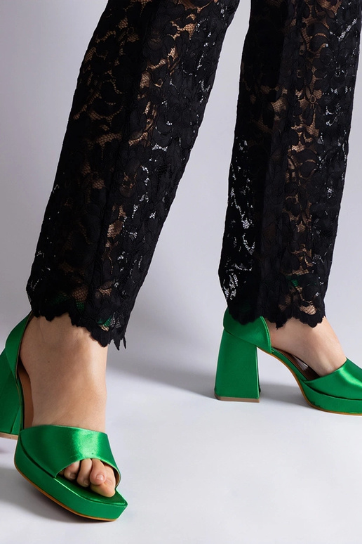 Grüne Satin-Sandalen mit dickem... Grüne Satin-Sandalen mit dickem...