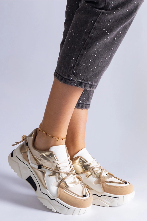 Beige Sneakers verziert mit Valdez... Beige Sneakers verziert mit Valdez...