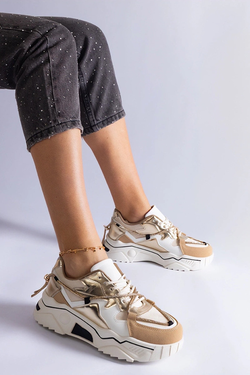 Beige Sneakers verziert mit Valdez... Beige Sneakers verziert mit Valdez...