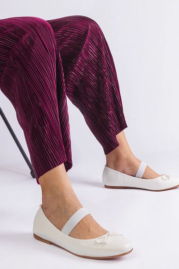 Weiße Ballerinas mit...