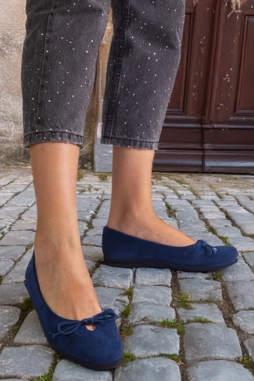 Marineblaue Ballerinas mit...