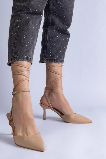 Beige offene Stilettos um den Knöchel gebunden Viktoriada
