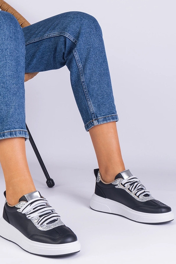 Schwarze Damen-Sneaker mit Glitzer verziert Kasabella 2