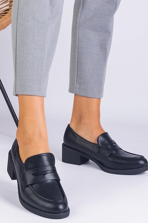 Schwarze Damenschuhe aus Ökoleder mit... Schwarze Damenschuhe aus Ökoleder mit...