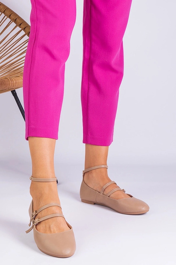 Beige Ballerinas aus Ökoleder mit Schnallen von Vitoldora 2