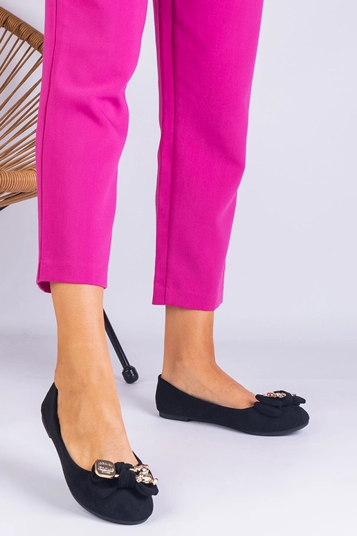 Schwarze klassische Ballerinas mit... Schwarze klassische Ballerinas mit...