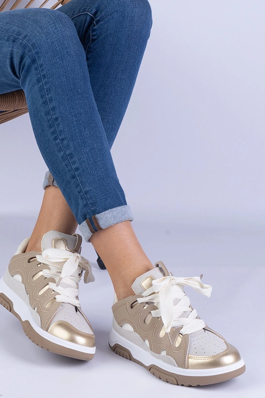 Beige Damen Sneaker mit Zierschnürung... Beige Damen Sneaker mit Zierschnürung...