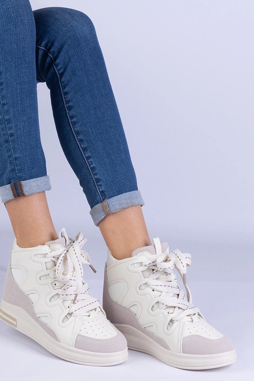 Weiße Damen-Sneaker mit dicken... Weiße Damen-Sneaker mit dicken...