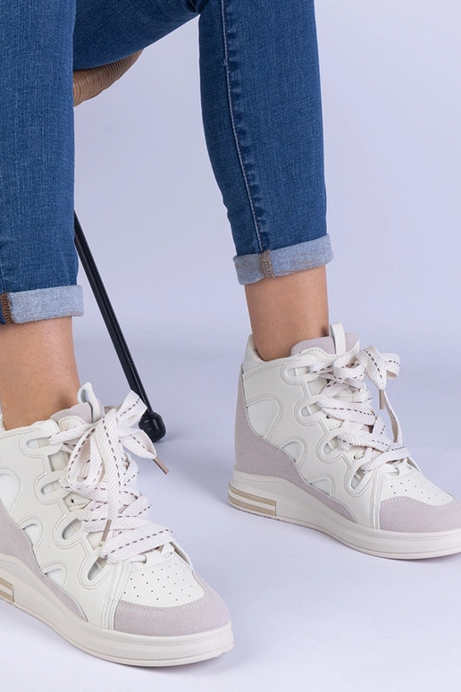 Weiße Damen-Sneaker mit dicken... Weiße Damen-Sneaker mit dicken...