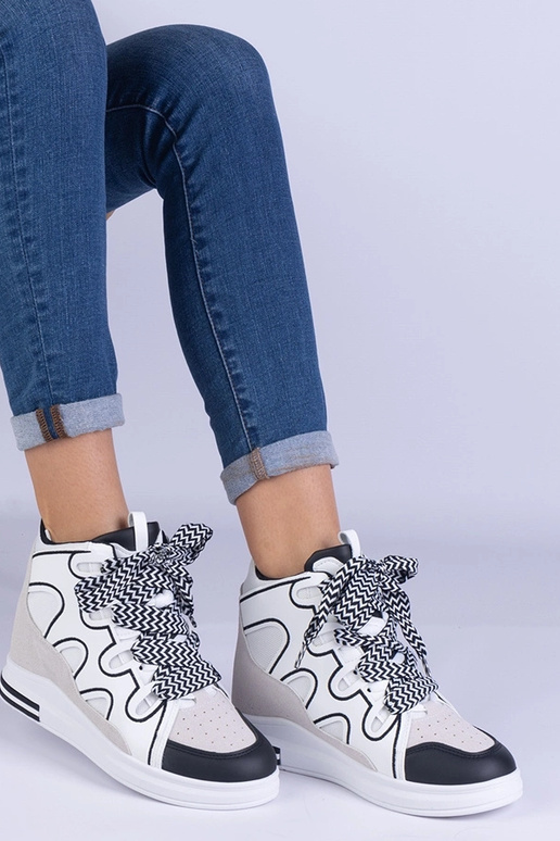 Weiße Damen-Sneaker mit dicken... Weiße Damen-Sneaker mit dicken...