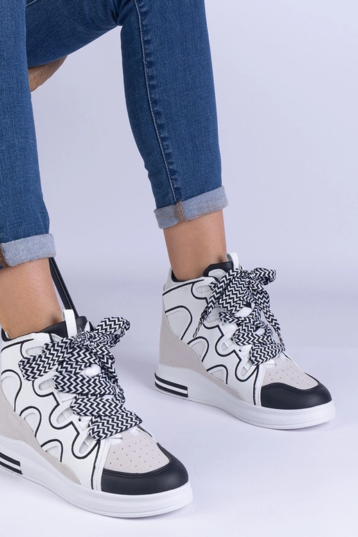 Weiße Damen-Sneaker mit dicken... Weiße Damen-Sneaker mit dicken...