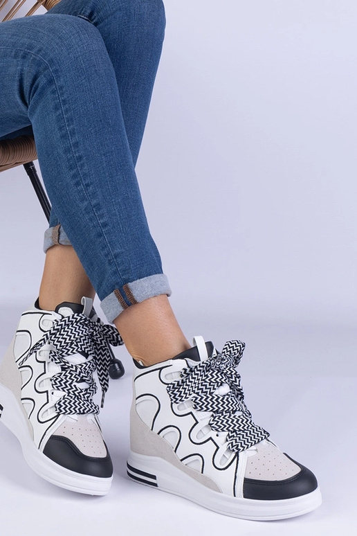 Weiße Damen-Sneaker mit dicken... Weiße Damen-Sneaker mit dicken...