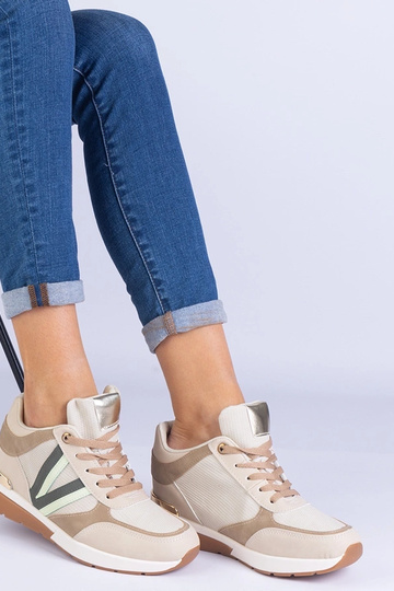 Beige Damen-Sneaker mit verstecktem Keilabsatz Ninella
