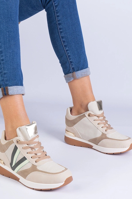 Beige Damen-Sneaker mit verstecktem... Beige Damen-Sneaker mit verstecktem...