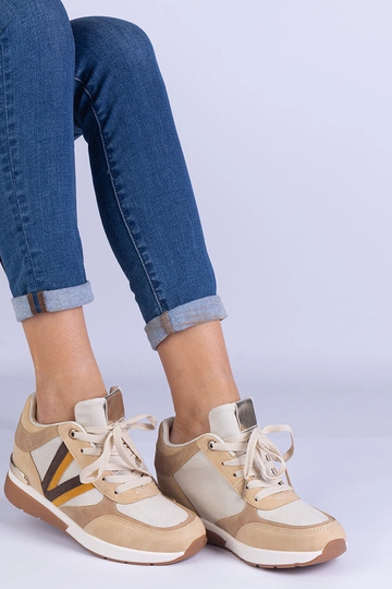 Braune Damen-Sneaker mit verstecktem Keilabsatz Ninella