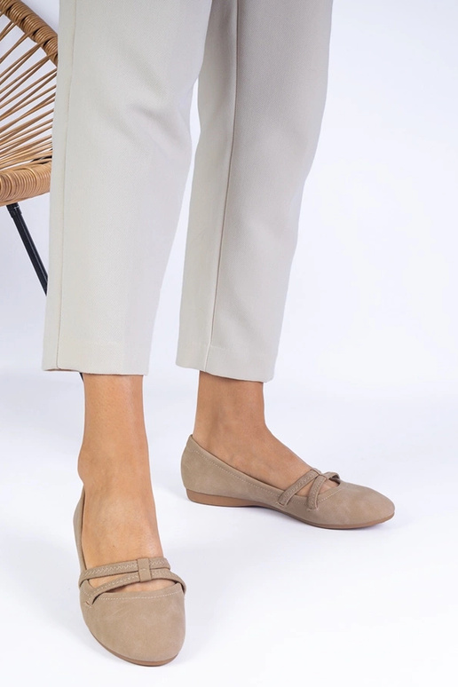 Beige Damenballerinas aus mattem...