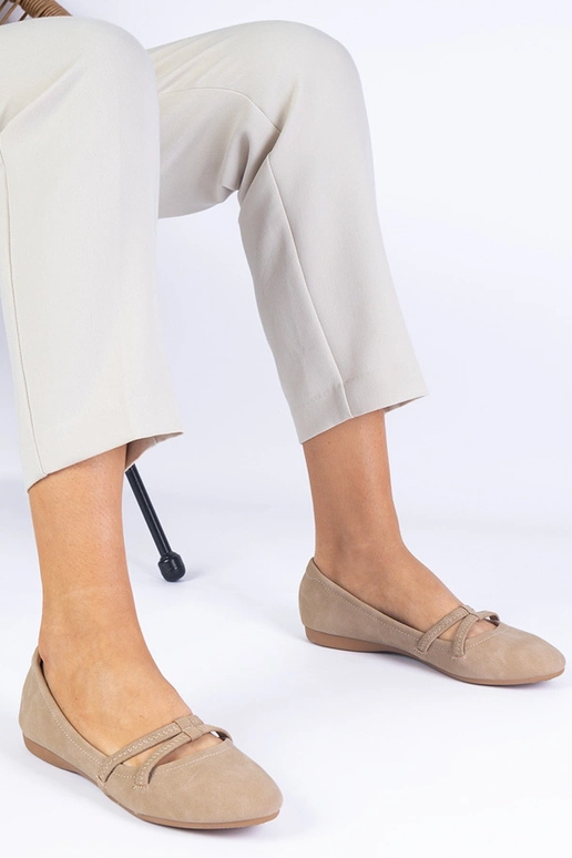 Beige Damenballerinas aus mattem...