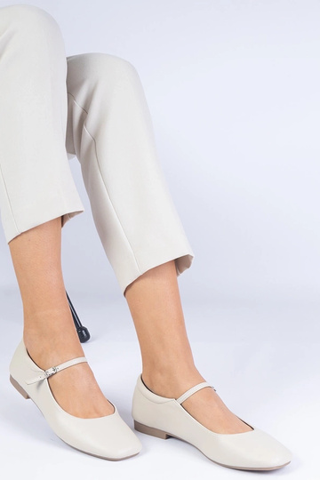 Beige klassische Ballerinas...