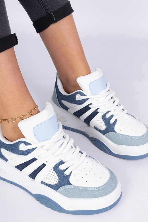 Blaue Damen-Sneakers mit massiver... Blaue Damen-Sneakers mit massiver...