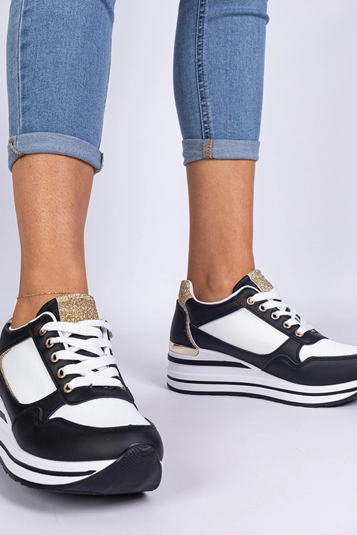 Schwarze Sneakers mit Glitzer und... Schwarze Sneakers mit Glitzer und...